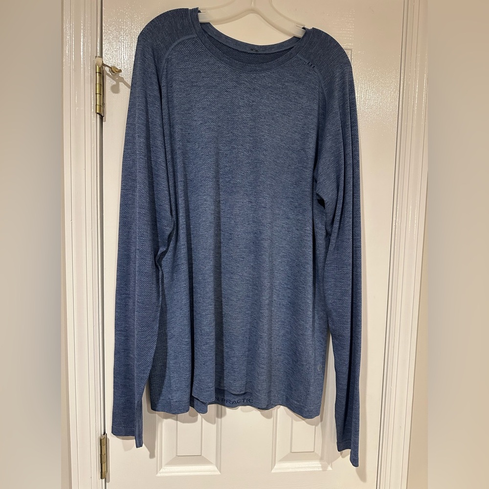 Lululemon men’s long sleeve athletic shirt